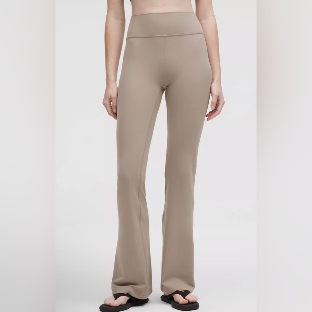 Lululemon NWT Groove Nulu flare pants, size 14